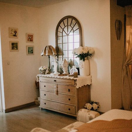 Bed and Breakfast Chez Geraldine Montels  Экстерьер фото
